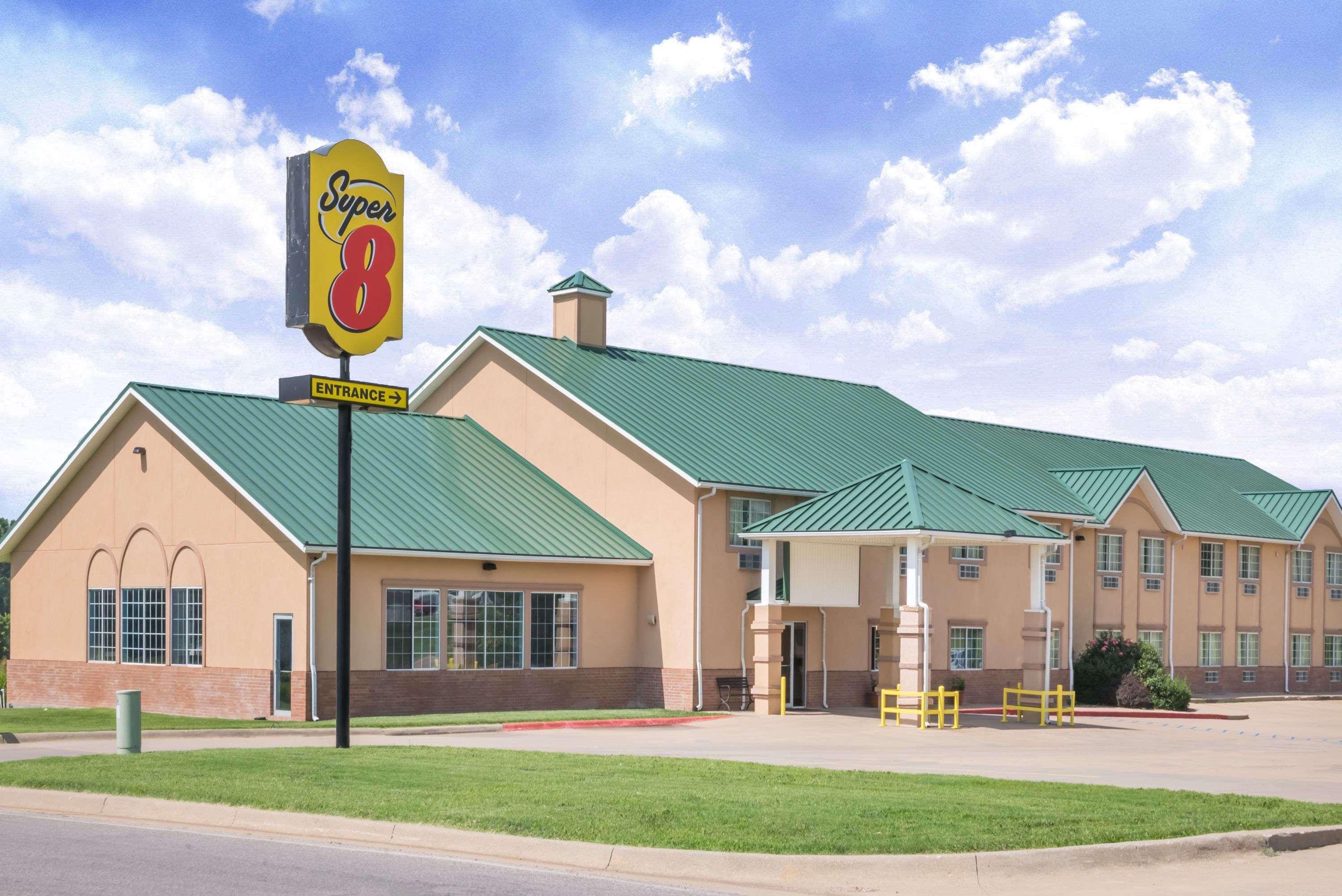 Super 8 By Wyndham Winfield-Quail Ridge Area Exterior foto