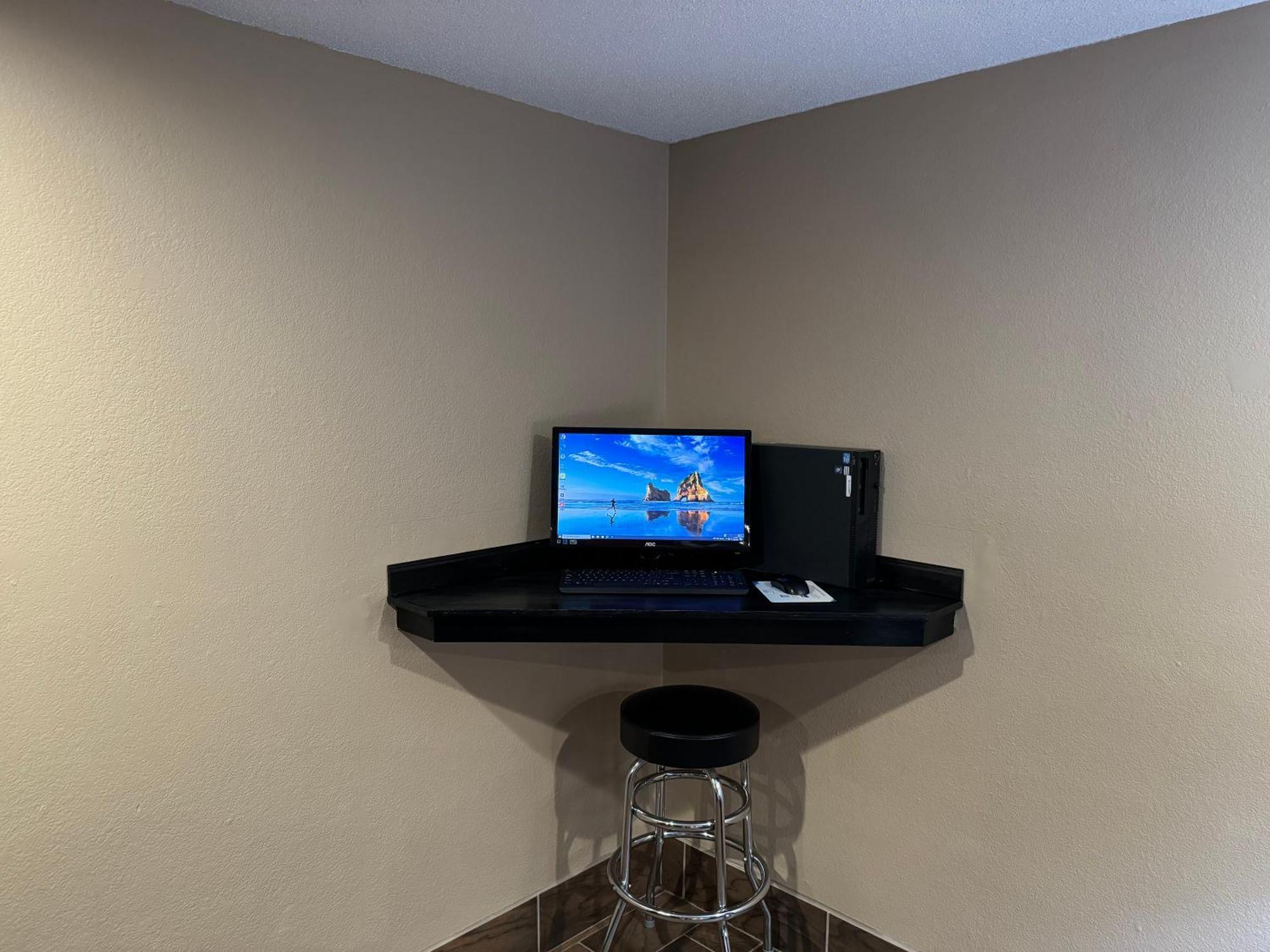 Super 8 By Wyndham Winfield-Quail Ridge Area Exterior foto