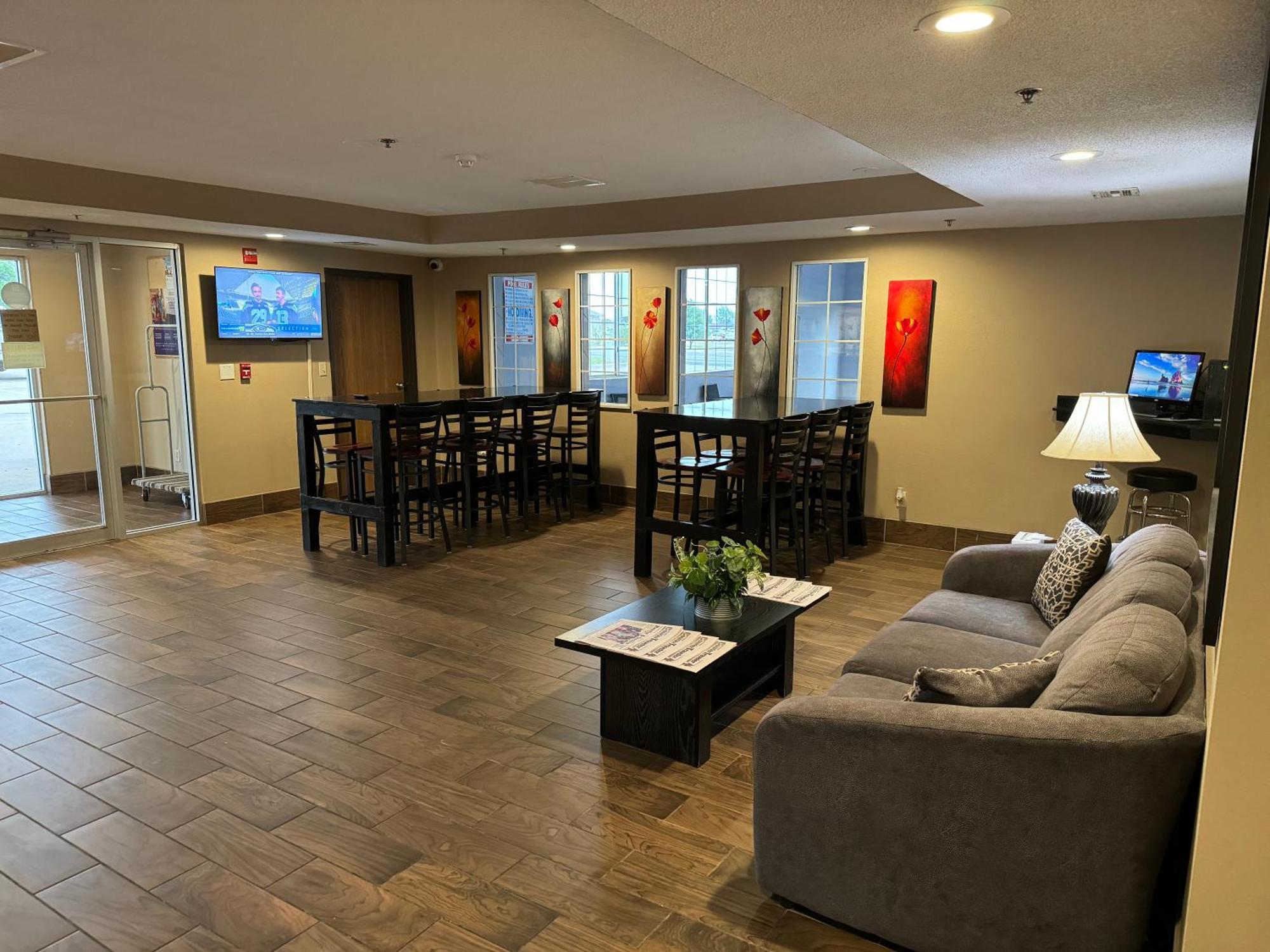 Super 8 By Wyndham Winfield-Quail Ridge Area Exterior foto
