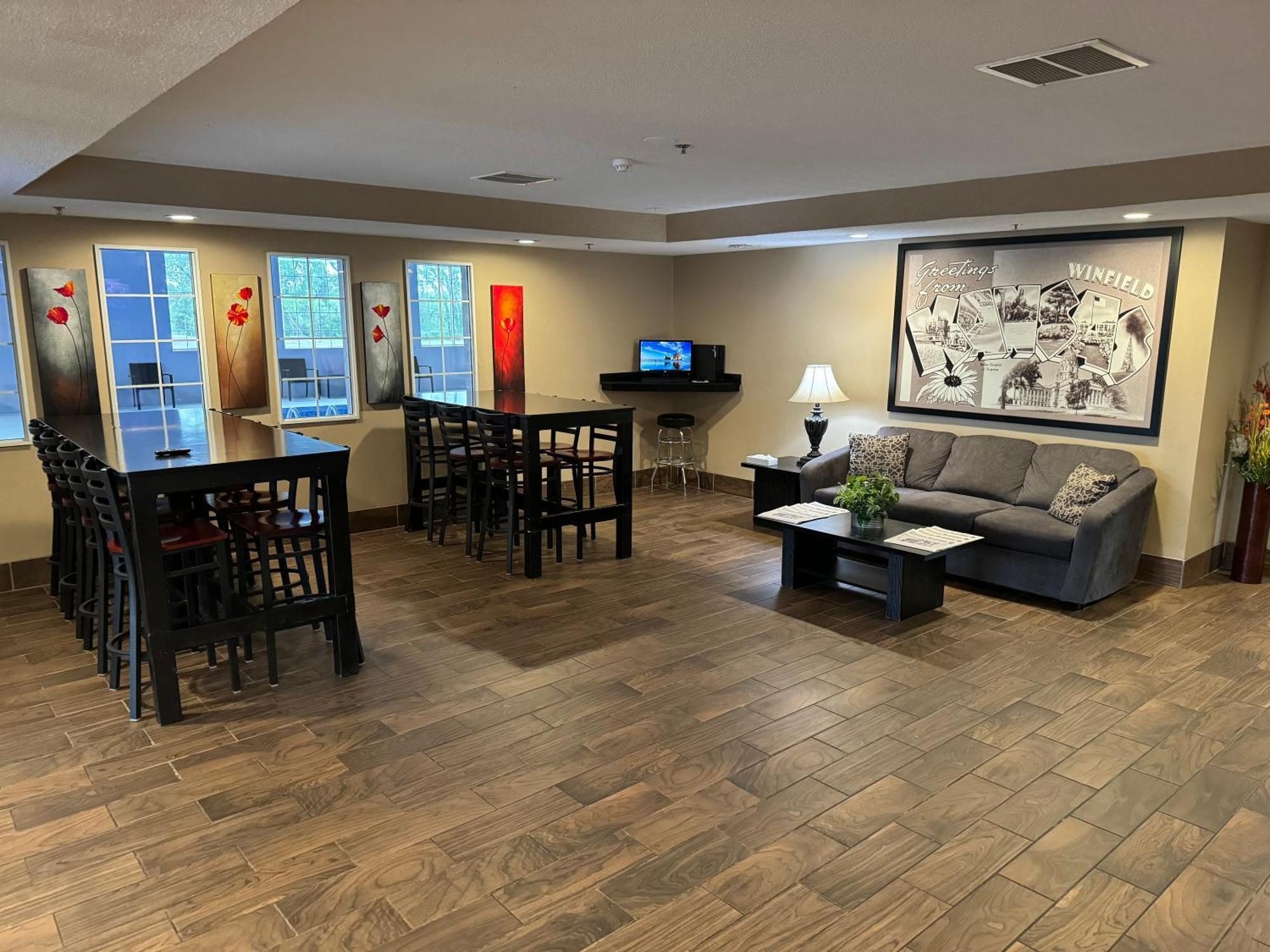 Super 8 By Wyndham Winfield-Quail Ridge Area Exterior foto